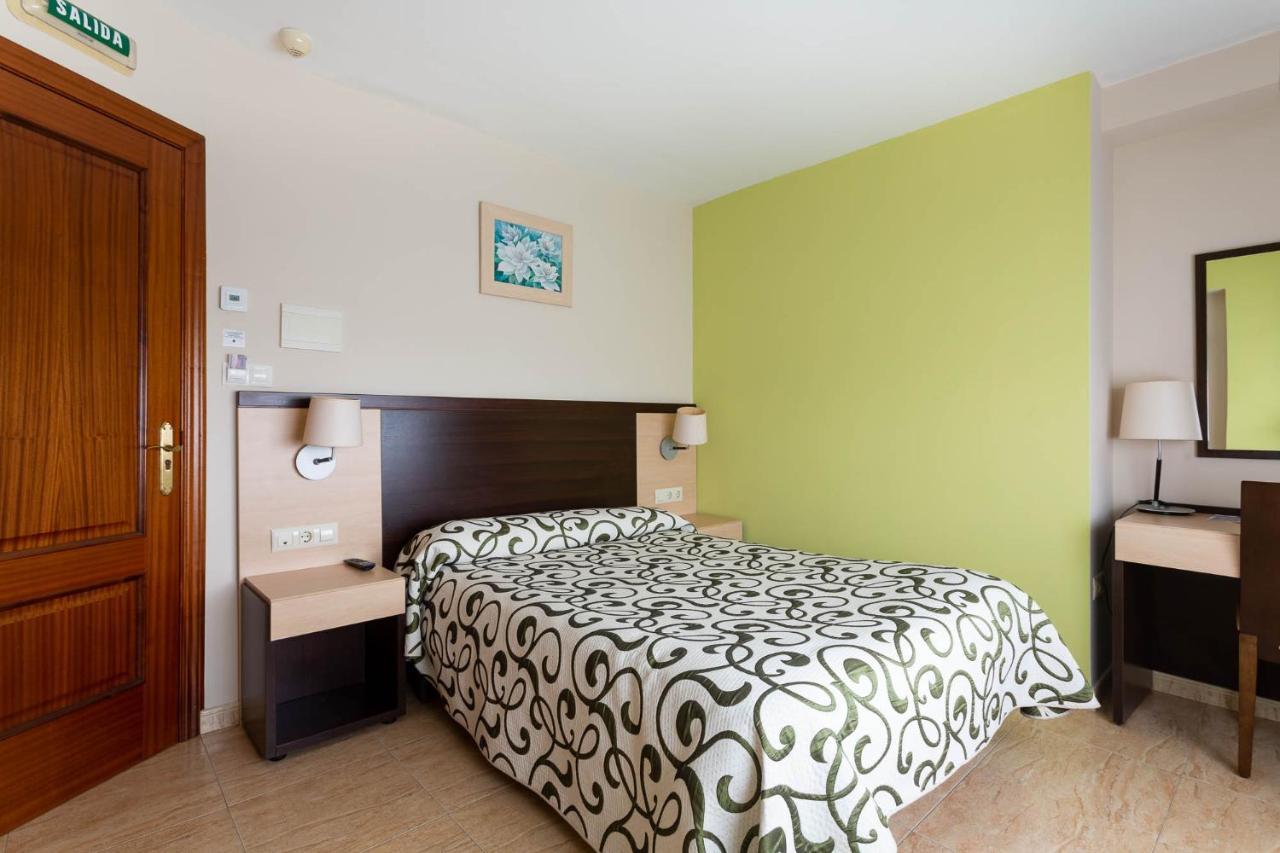 Hotel Canaima Bruma 1,5 K Camino O Meson Do Vento Exterior photo